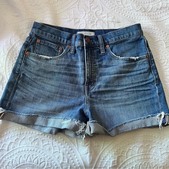 MADEWELL High-Rise Denim Shorts in Glenoaks Wash: Cutoff Edition - Picture 9 of 10